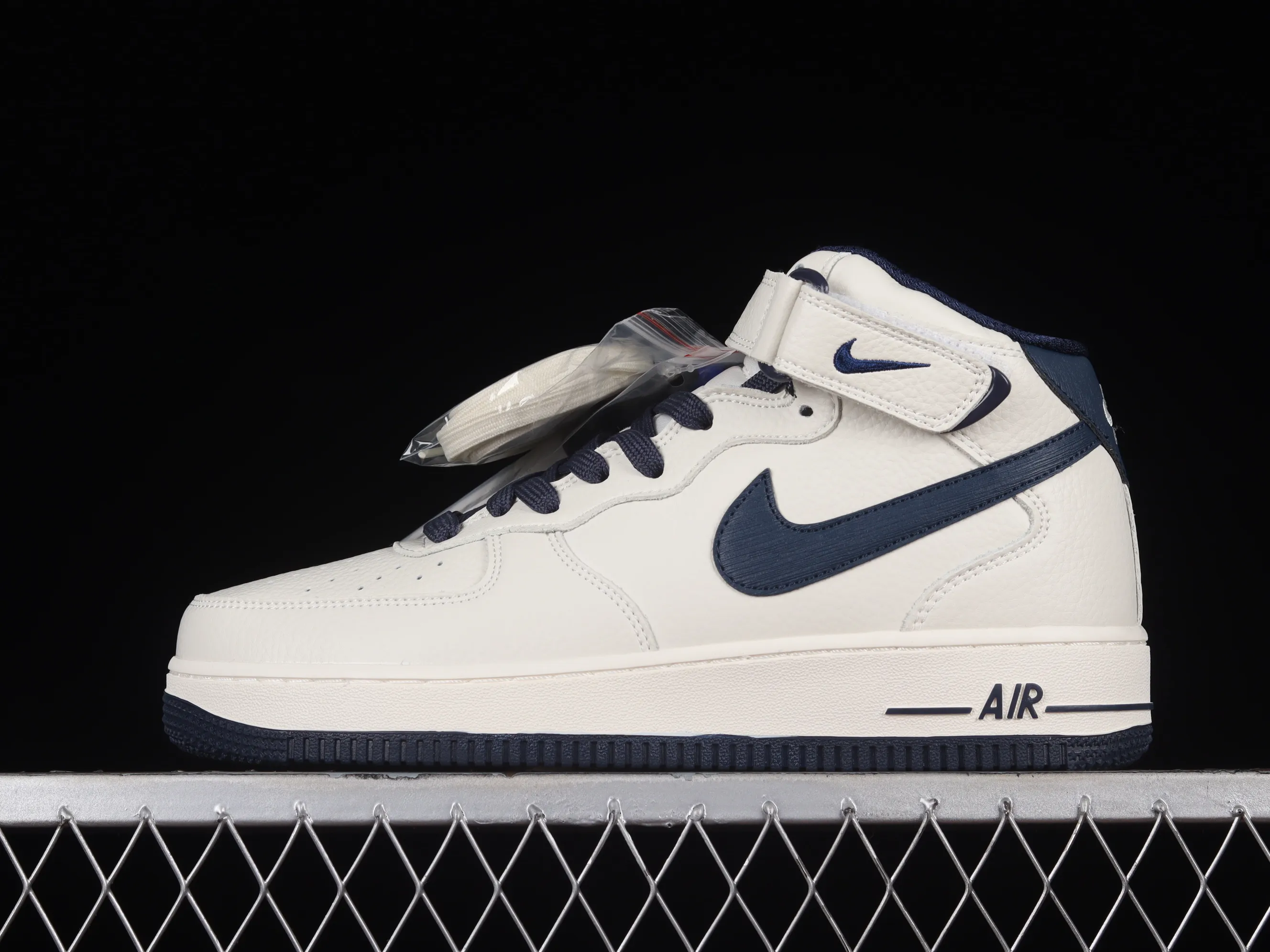 All categories Nk Air Force 1 Air Force series Nk Air Force 1 Mid Air Force mid-top Nk Air Force 1'07 Mid rice dark blue color Air Force 1 mid-top casual sneakers PA0920-508